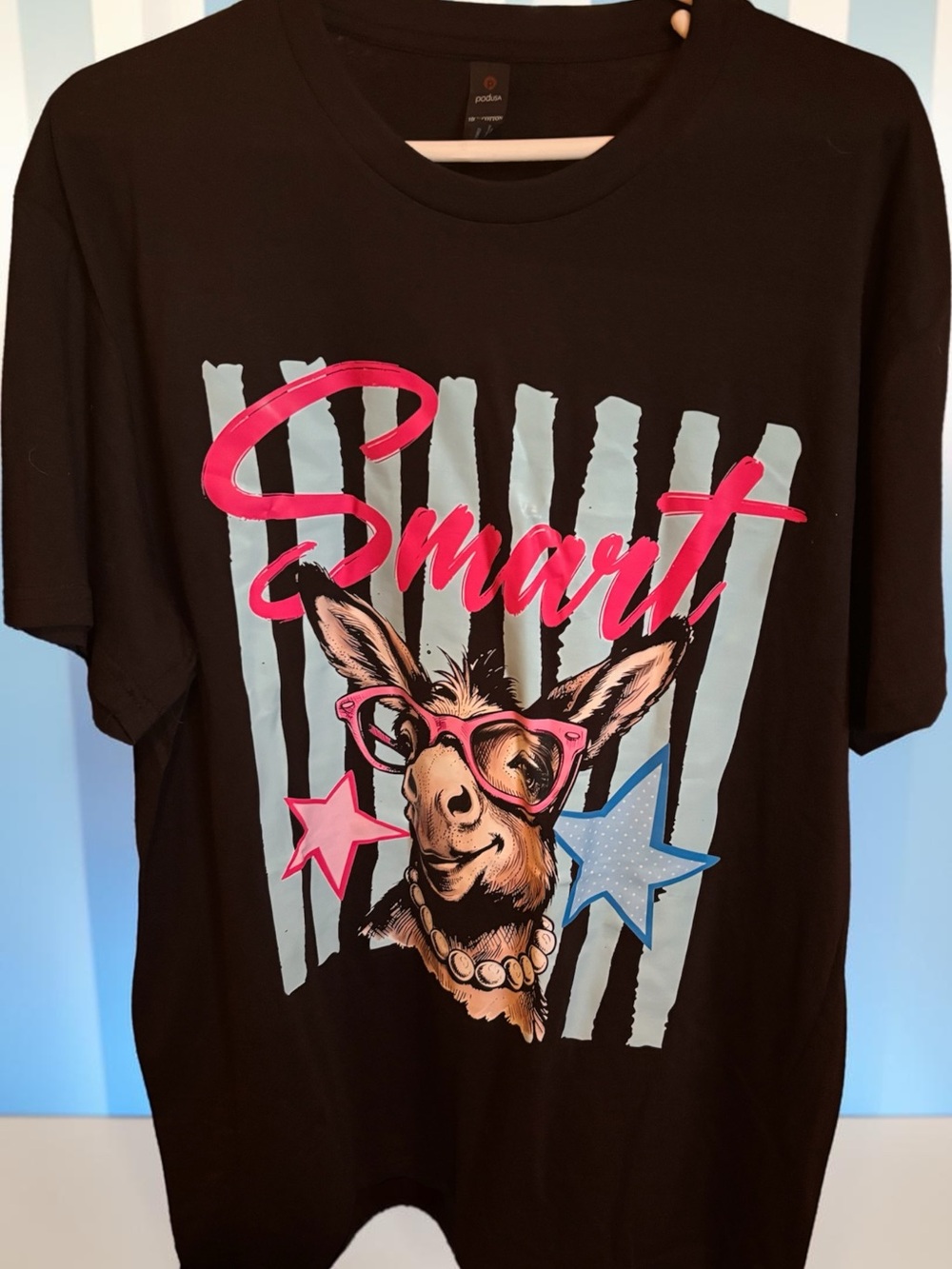 Black 'Smart' Graphic Tee with Pink Accents by Odabash